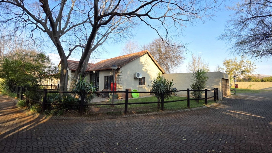 2 Bedroom Property for Sale in The Coves North West